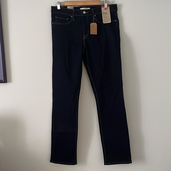 Levi's "314 Shaping Straight" Mid-Rise Dark-Wash Jeans [NWT] - Picture 3 of 6
